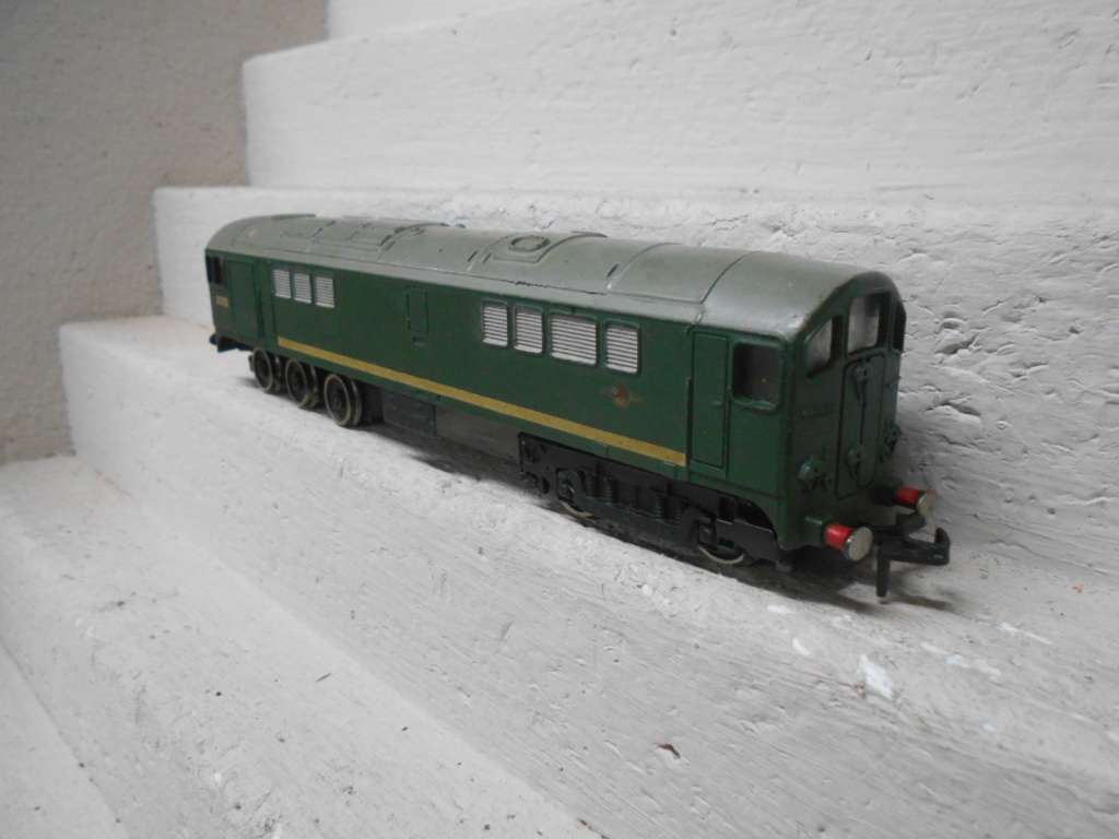 OO SCALE -HORNBY DUBLO - DIESEL LOCOMOTIVE