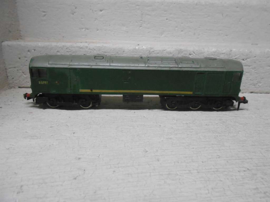 OO SCALE -HORNBY DUBLO - DIESEL LOCOMOTIVE