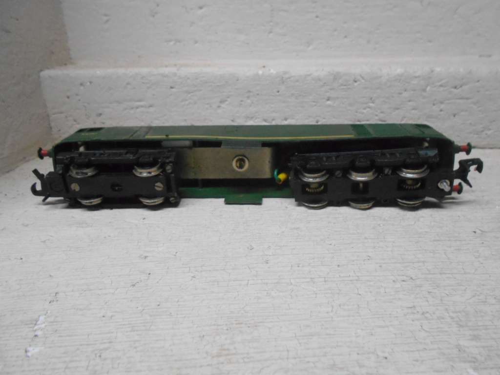 OO SCALE -HORNBY DUBLO - DIESEL LOCOMOTIVE