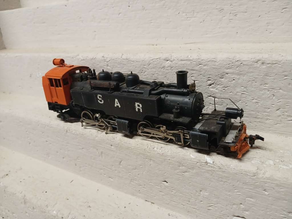 HO SCALE - MANTUA - 2-8-8-2  STEAM LOCOMOTIVE