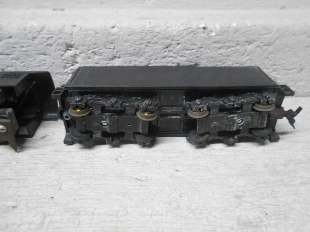 HO SCALE - MANTUA - 0-8-0 STEAM LOCOMOTIVE