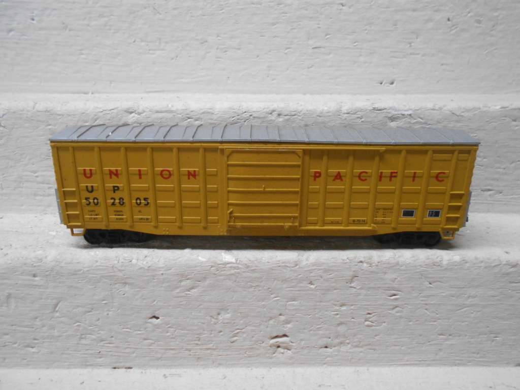 HO SCALE - 51 FT UNION PACIFIC BOX CAR