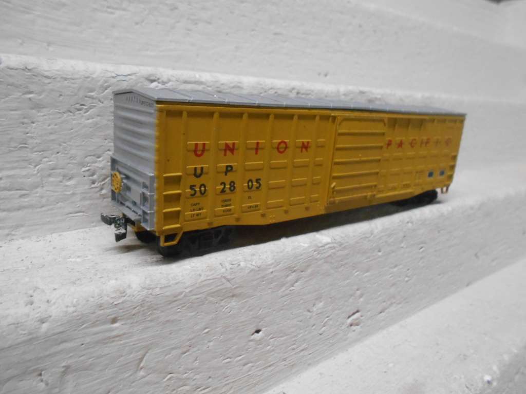 HO SCALE - 51 FT UNION PACIFIC BOX CAR