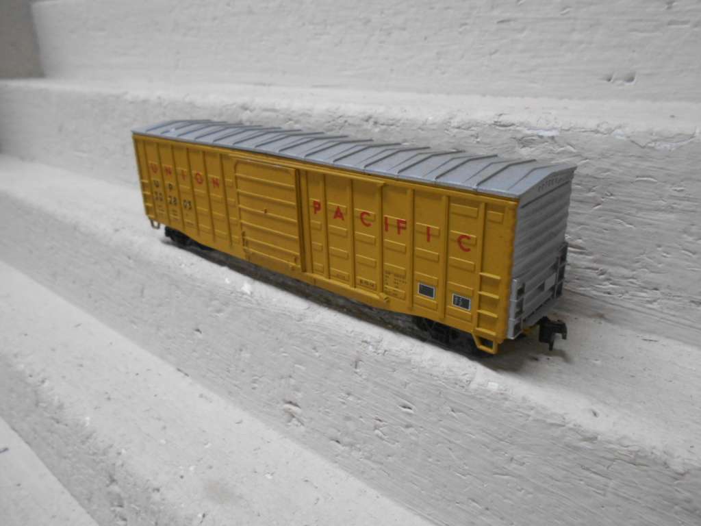 HO SCALE - 51 FT UNION PACIFIC BOX CAR