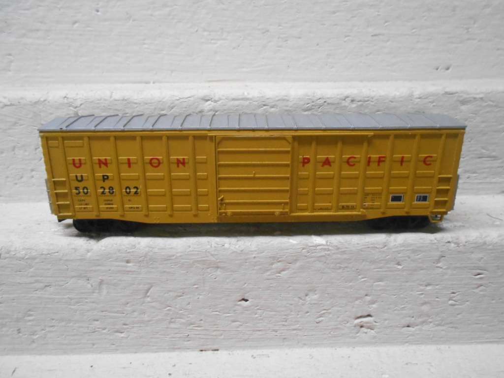 HO SCALE - 51 FT UNION PACIFIC BOX CAR