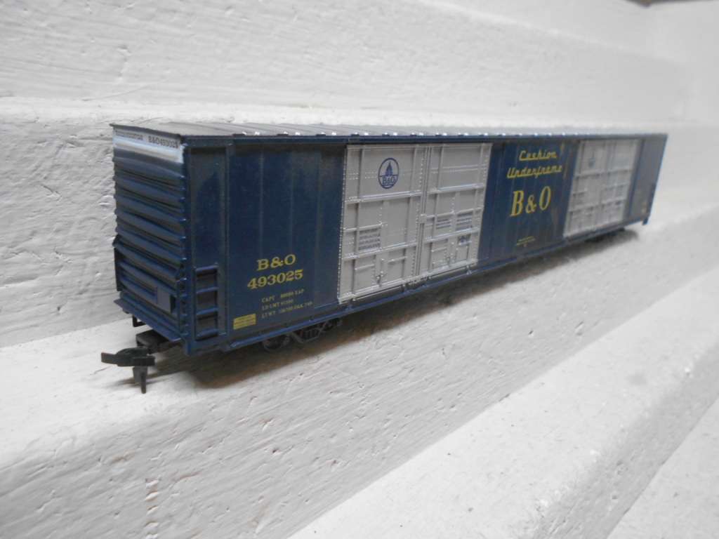 HO SCALE - 86 FT B & O - VERY LARGE - BOX CAR