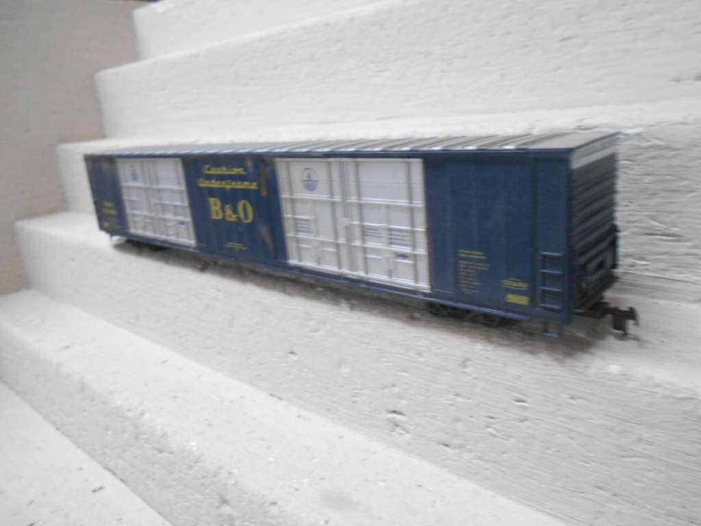 HO SCALE - 86 FT B & O - VERY LARGE - BOX CAR