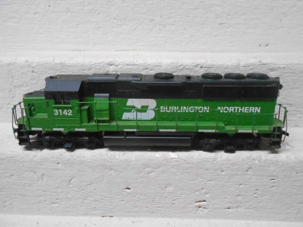 HO SCALE - ATHEARN - BURLINGTON NORTHERN - DUMMY DIESEL LOCOMOTIVE