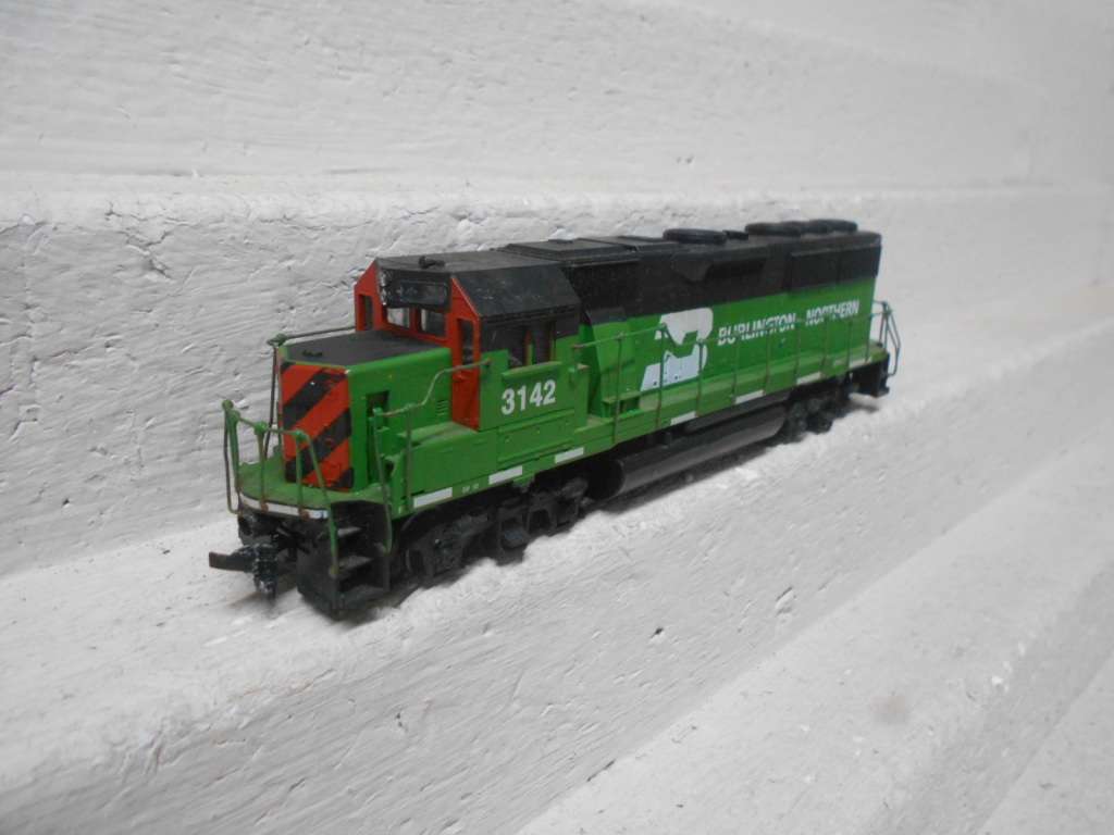 HO SCALE - ATHEARN - BURLINGTON NORTHERN - DUMMY DIESEL LOCOMOTIVE