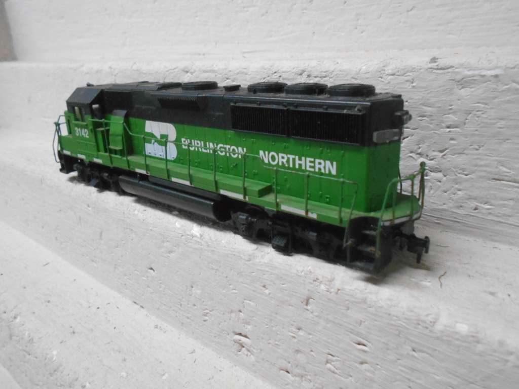 HO SCALE - ATHEARN - BURLINGTON NORTHERN - DUMMY DIESEL LOCOMOTIVE