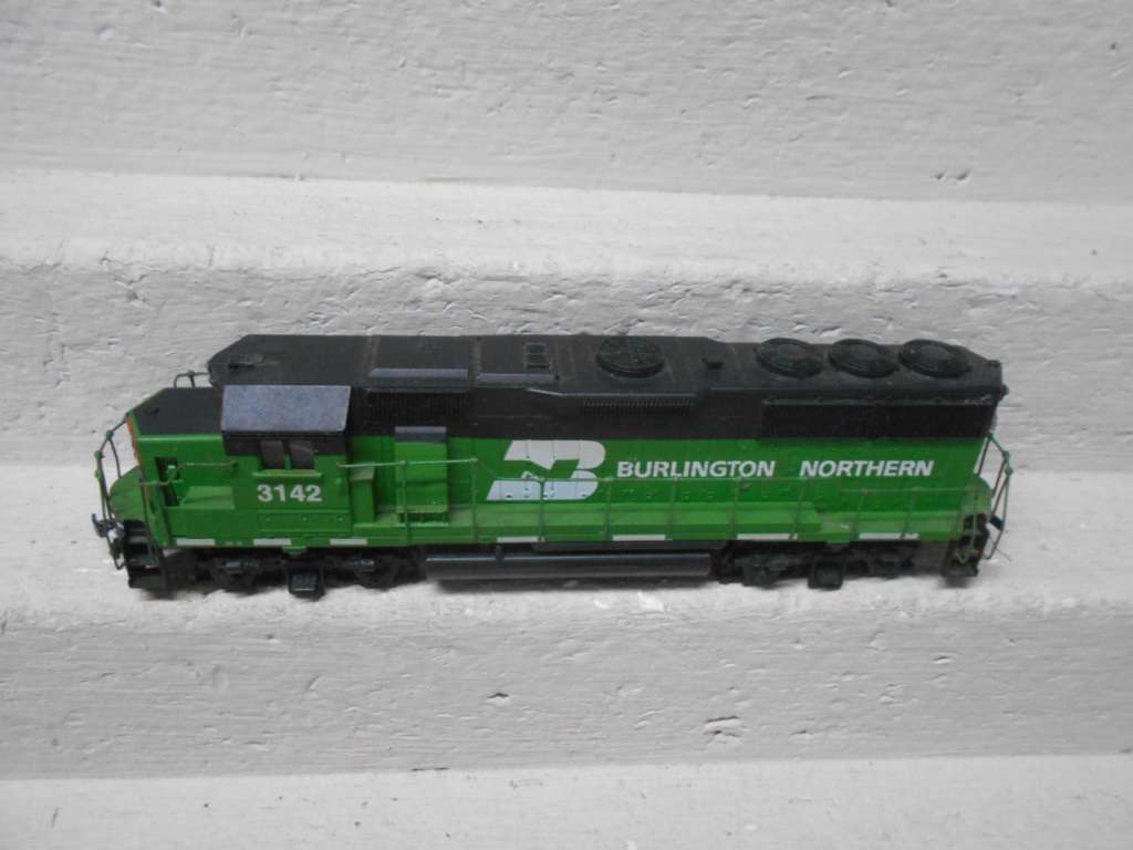 HO SCALE - ATHEARN - BURLINGTON NORTHERN - DUMMY DIESEL LOCOMOTIVE