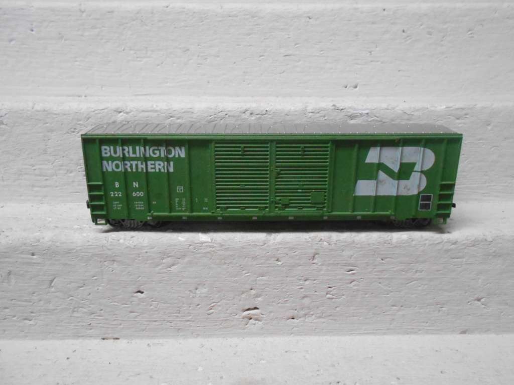 HO SCALE - BURLINGTON NORTHERN - 51 FT - BOX CAR
