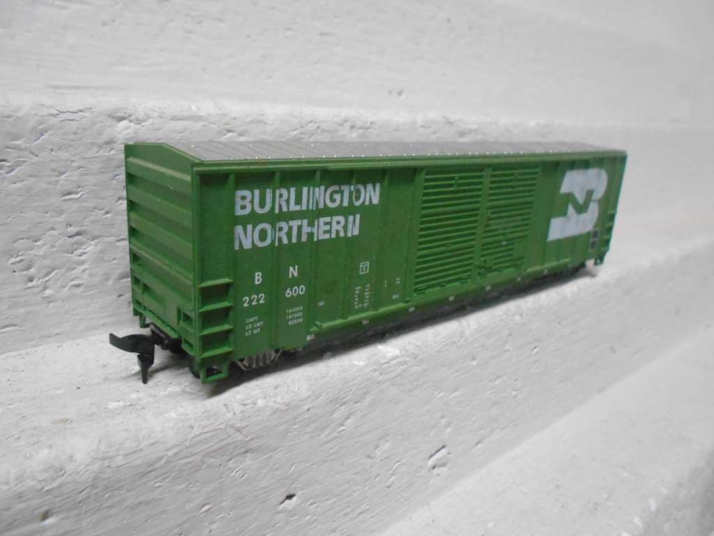 HO SCALE - BURLINGTON NORTHERN - 51 FT - BOX CAR