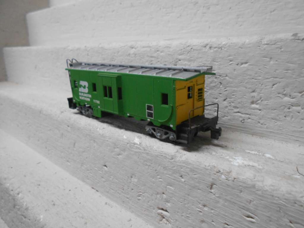 HO SCALE - BURLINGTON NORTHERN - CABOOSE