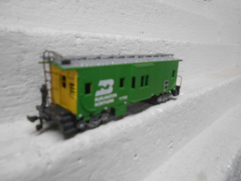 HO SCALE - BURLINGTON NORTHERN - CABOOSE