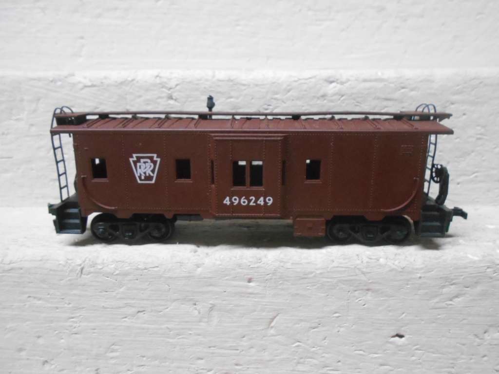 HO SCALE - PENNSYLVANNIA - CABOOSE