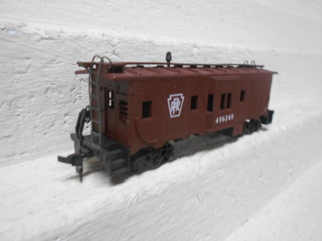HO SCALE - PENNSYLVANNIA - CABOOSE