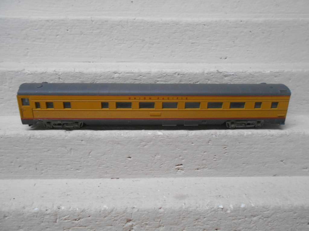 HO SCALE -CONCOR - UNION PACIFIC - LONG PASSENGER COACH - BOXED
