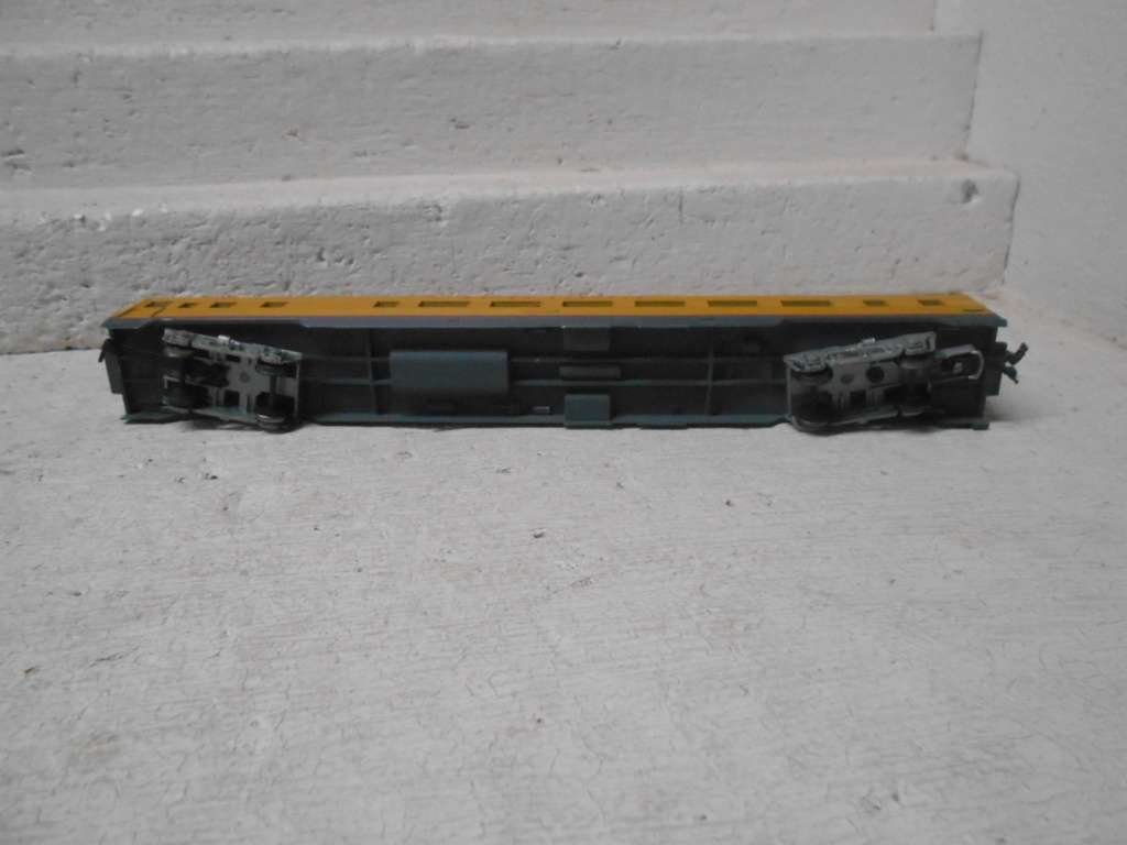 HO SCALE -CONCOR - UNION PACIFIC - LONG PASSENGER COACH - BOXED