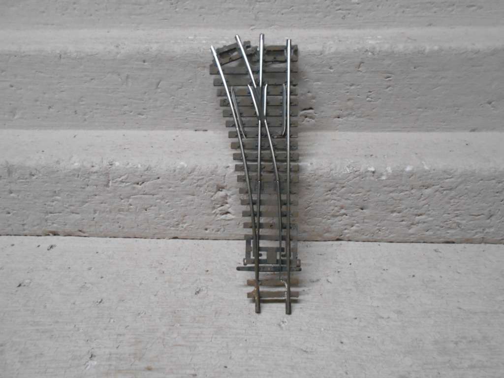 HO/OO SCALE - HORNBY - LEFT HAND POINT