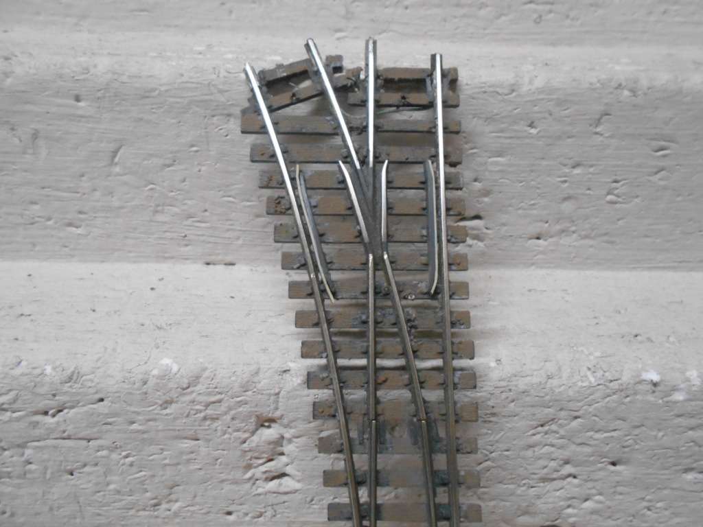 HO/OO SCALE - HORNBY - LEFT HAND POINT