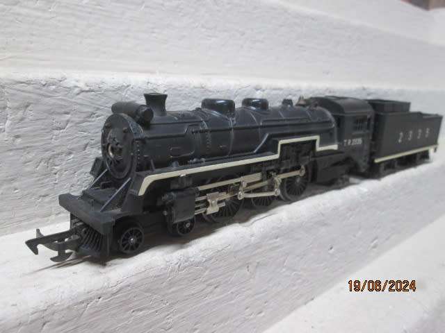 OO SCALE - TRIANG - 4-6-2 STEAM LOCOMOTIVE