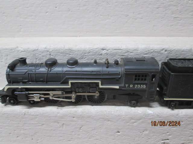 OO SCALE - TRIANG - 4-6-2 STEAM LOCOMOTIVE