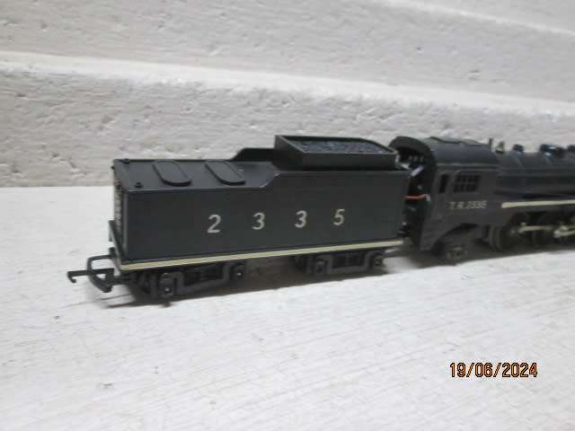 OO SCALE - TRIANG - 4-6-2 STEAM LOCOMOTIVE