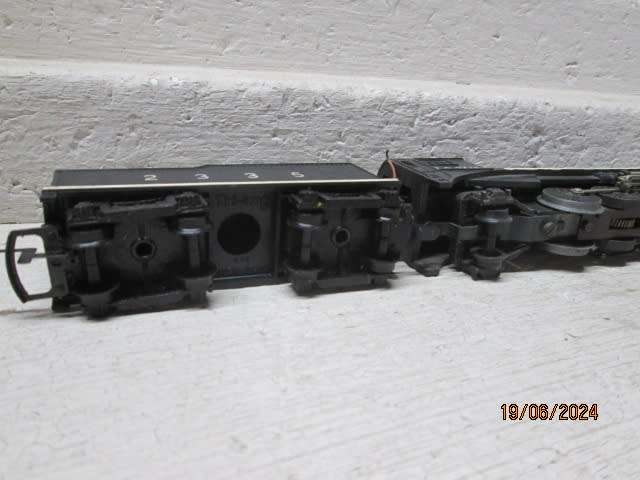OO SCALE - TRIANG - 4-6-2 STEAM LOCOMOTIVE