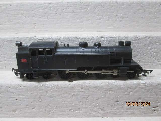 OO SCALE - TRIANG - BLACK 4-6-4 STEAM LOCOMOTIVE DUMMY
