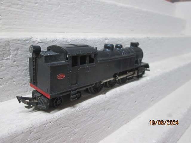 OO SCALE - TRIANG - BLACK 4-6-4 STEAM LOCOMOTIVE DUMMY