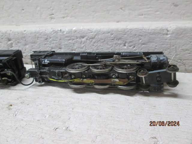 HO SCALE - MANTUA - 4-6-2 STEAM LOCOMOTIVE