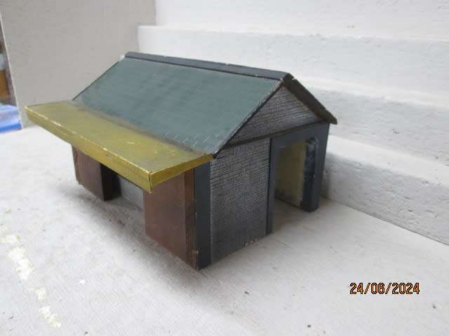 OO SCALE - PLATFORM BUILDING