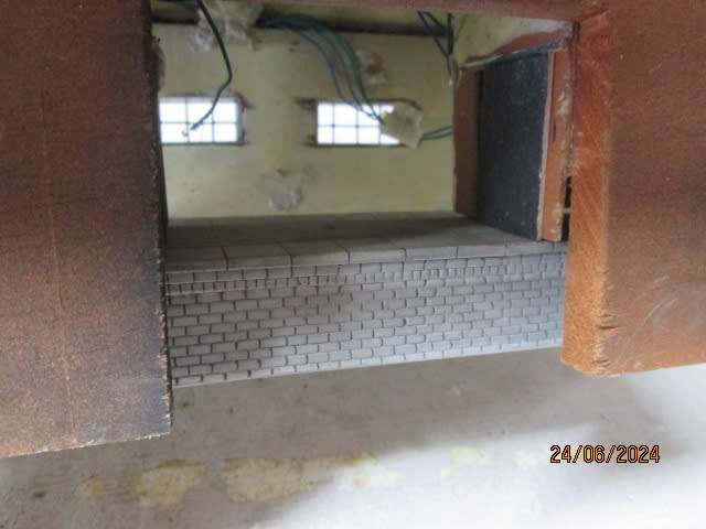 OO SCALE - PLATFORM BUILDING