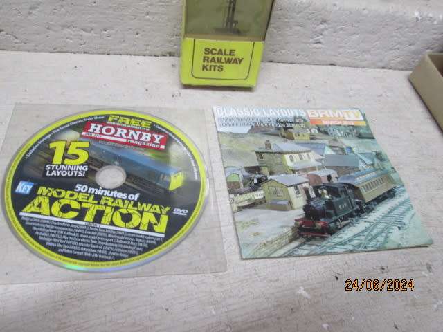 HO / OO SCALE - SIGNALS + BITS AND PIECES