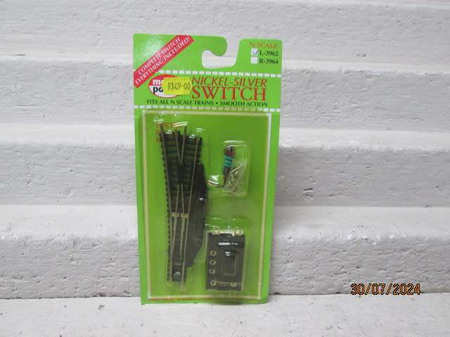 N SCALE - MODEL POWER - ELECTRIC LEFT HAND POINT - BOXED