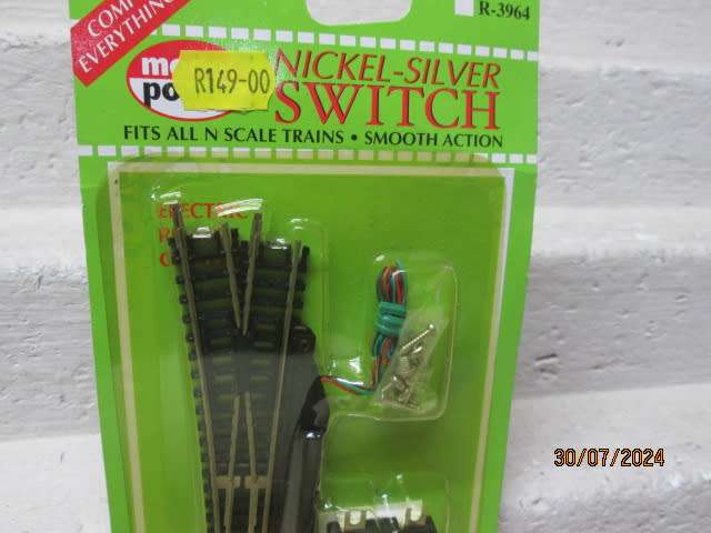 N SCALE - MODEL POWER - ELECTRIC LEFT HAND POINT - BOXED