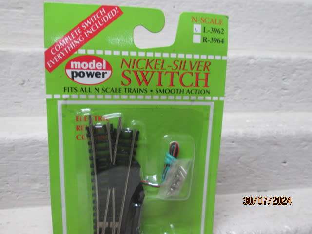 N SCALE - MODEL POWER - ELECTRIC LEFT HAND POINT - BOXED