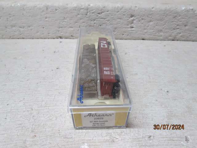 N SCALE - ATHEARN - CN GONDOLA WAGON WITH SCRAP LOAD - BOXED
