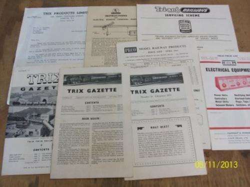 OLD TRAIN MANUALS/PAMPHLETS TRIX/TRI-ANG ETC.  LOT 143