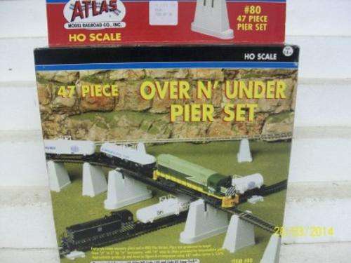 ATLAS HO 47 PIECE OVER N UNDER PIER SET LOT 185