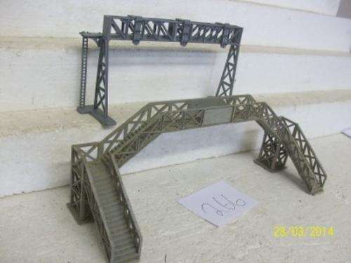 HO/OO AIRFIX PADESTRIAN CROSSING + SIGNAL GANTRY LOT 266