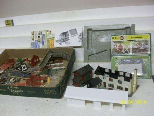 HO BUILDING SCRAP YARD - LOT 389