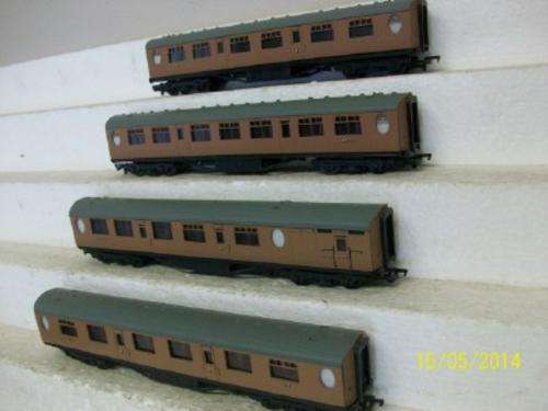 OO BACHMANN LNER X4 COACHES LOT 778A