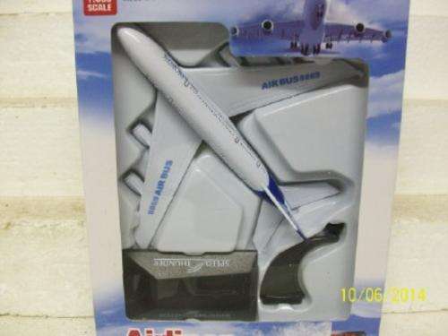 1:860 SCALE - AIRBUS JETLINER  -  LOT 405 B