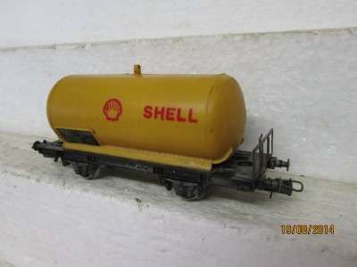 HO SCALE LIMA SHELL TANKER -  LOT 187 C