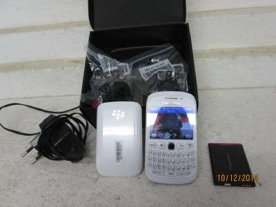 BLACKBERRY CURVE CELLPHONE  :  -  LOT 81 D