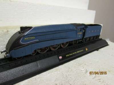 OO SCALE : A4 MALLARD 4-6-2 STEAM LOCO (STATIC MODEL) -  LOT 956 D