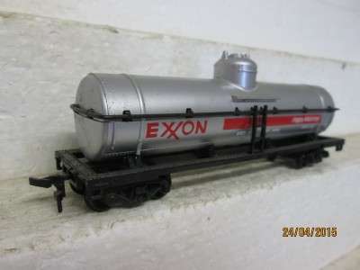 HO SCALE : MODELPOWER EXXON TANKER (REDUCED PRICE) -  LOT 23 E