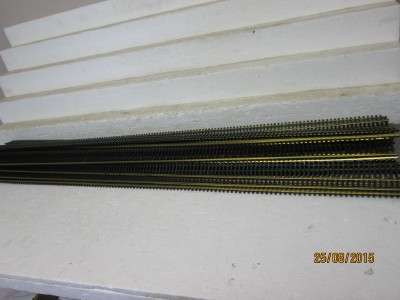 HO/OO SCALE : LIMA BRASS LONG STRAIGHTS x25 - LOT 368F